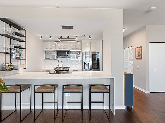 2nd image of 757 N Orleans St #1303