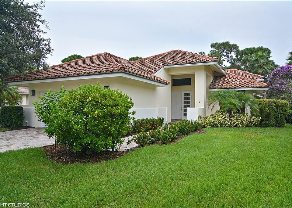 2nd image of 3619 SE Cambridge Dr
