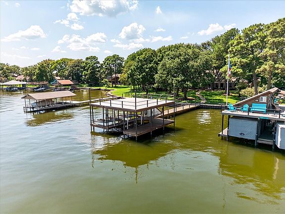 5th image of 108 Carribean Cir