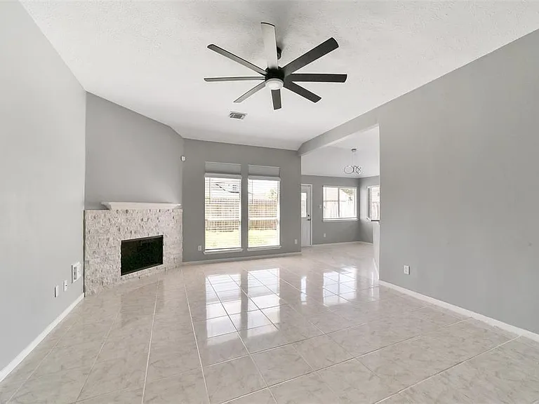 1211 Peacham Ct — Photo 10