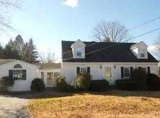 2 Strawberry Hill Dr, Rochester, NH 03867