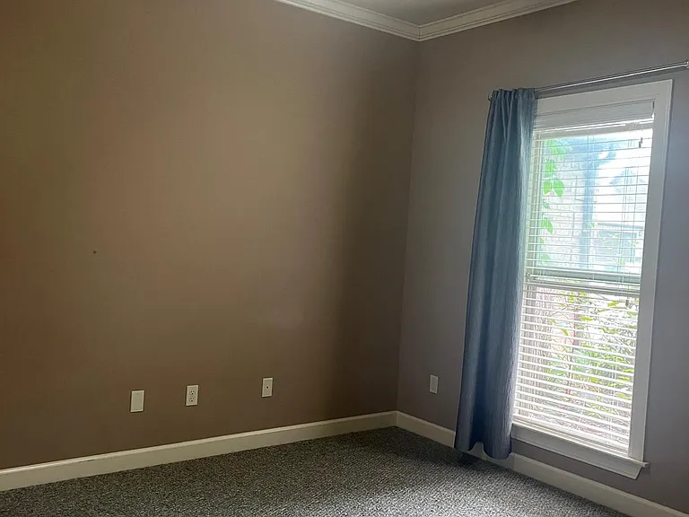 1005 Mark Cir — Photo 11