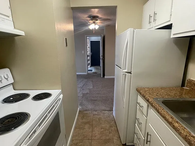 The New Meridian Apartments — Photo 11
