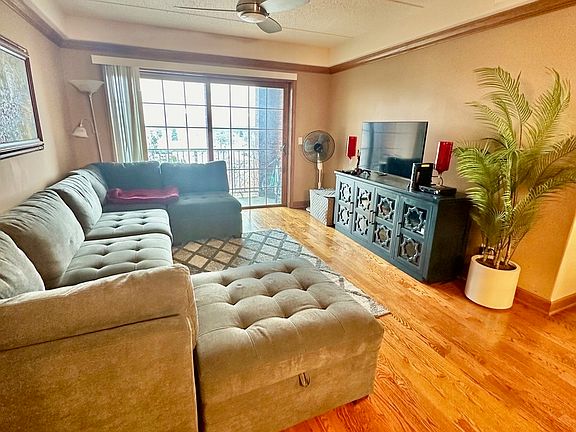 3rd image of 4811 N Olcott Ave Unit 505