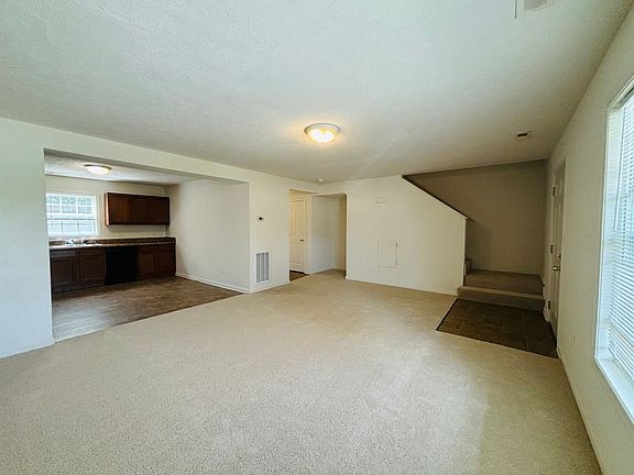 3rd image of 55 Station Ln NE