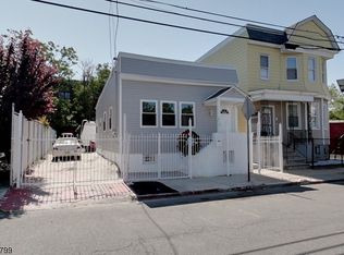 212 21st St, Irvington, NJ 07111