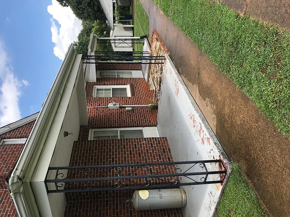 1st image of 207 Wilson St