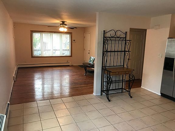 4th image of 12306 9th Ave #2