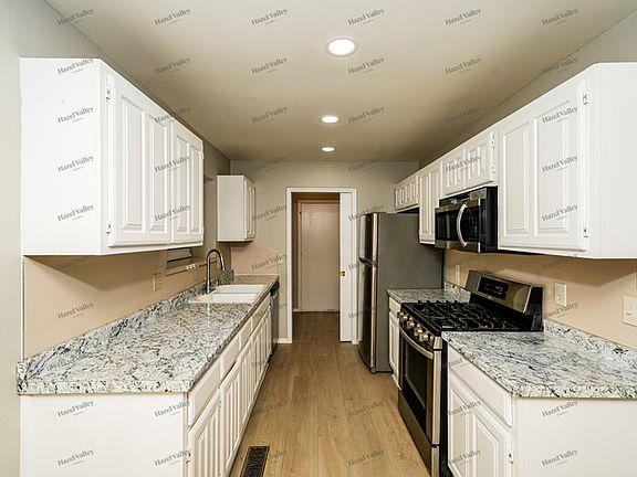 4th image of 2905 W Galveston Pl