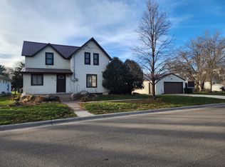 310 Mowbray St, Stewart, MN 55385