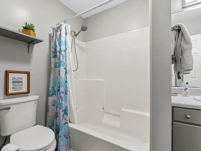 4027 Dolphin Dr #4023 — Photo 3