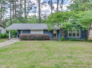 1060 Parkwood Pl, Jackson, MS 39206