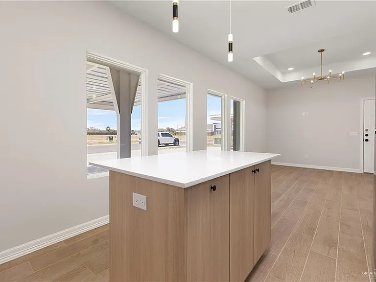 1208 N Aryana Ave — Photo 10
