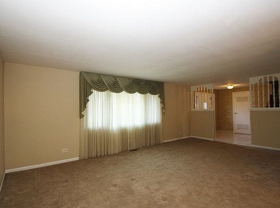 5th image of 508 Janine Ln