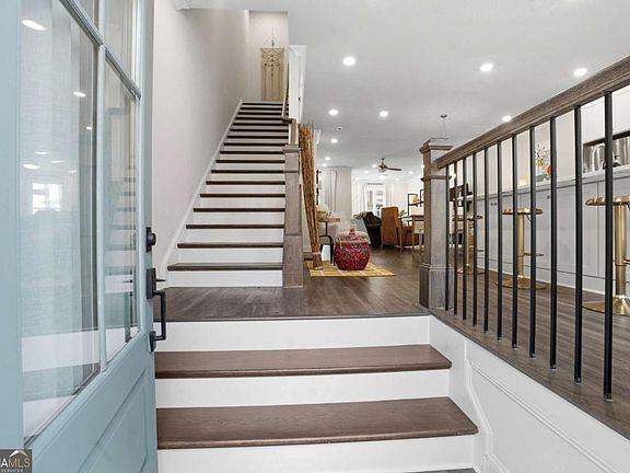 3rd image of 3880 Prairie Field Xing