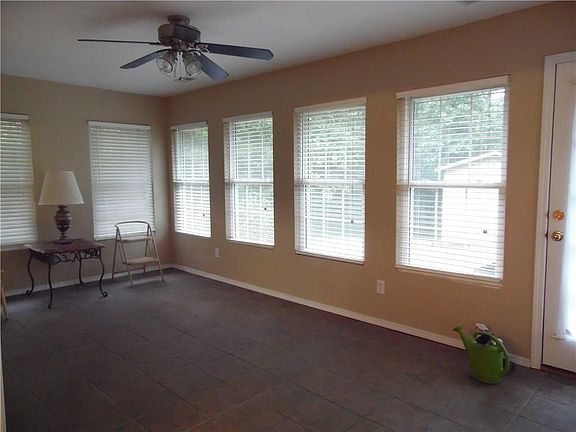 4th image of 27 Watson Ln