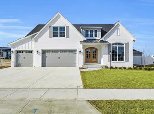 502 Lake Falls Blvd, Savoy, IL 61874