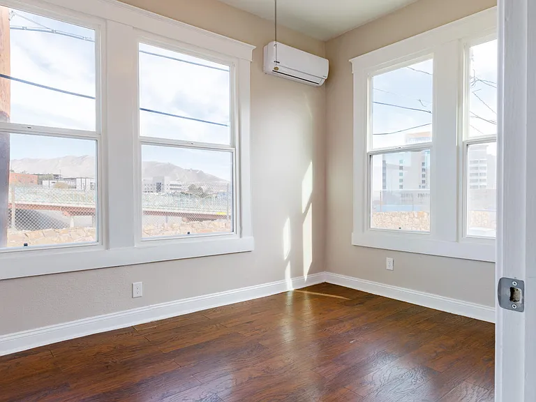 521 W Missouri Ave #12 — Photo 1