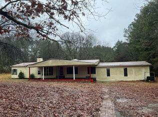 861 Ozora Rd, Lawrenceville, GA 30045