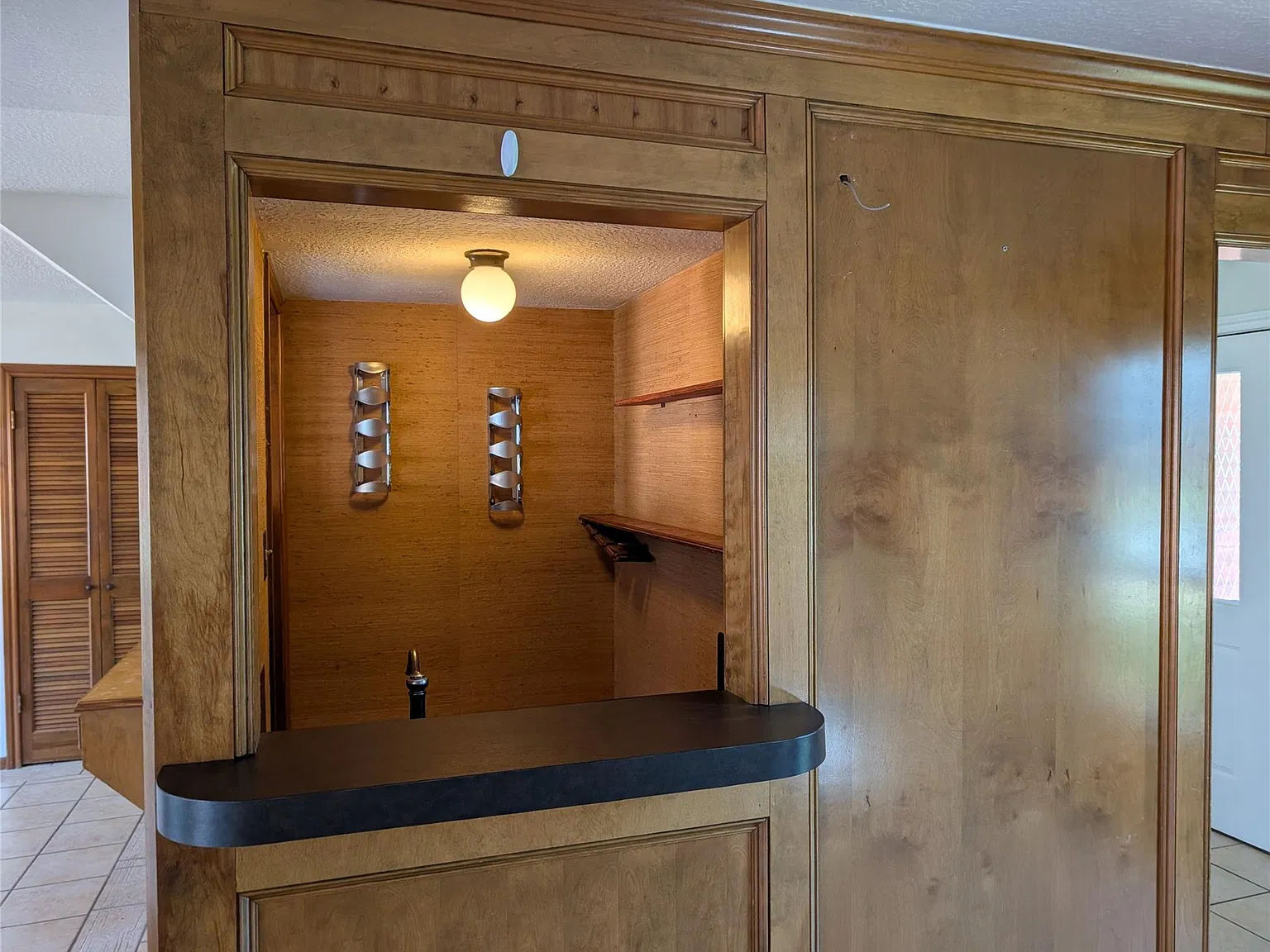 4 bed, 2.5 bath, 3137 sqft, $2,100 — Photo 4