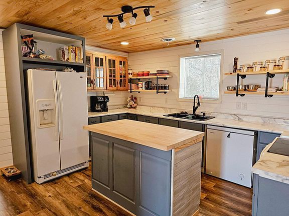 2nd image of 1724 Laurel St