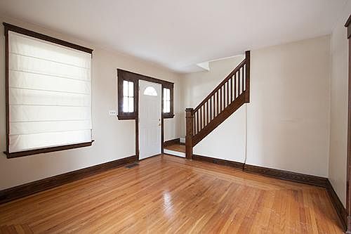 3rd image of 3539 Parkline Ave