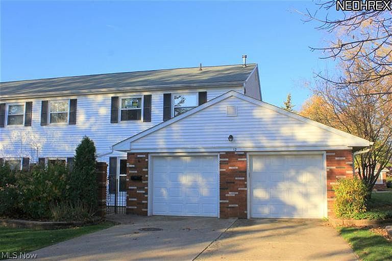 1st image of 12 Surrey Ct