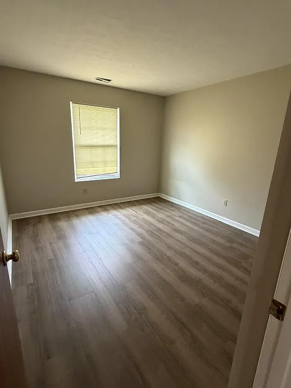212 Rosemarie Dr — Photo 1