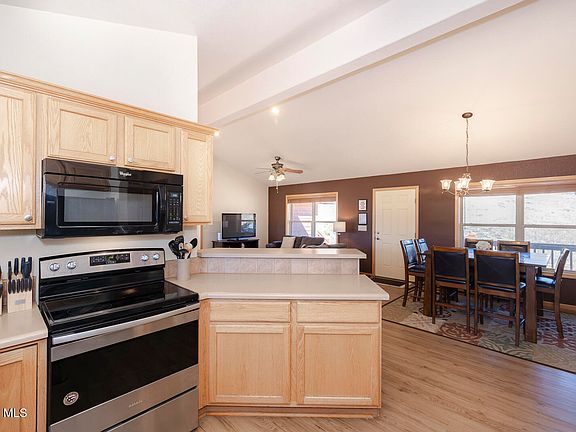 4th image of 498 Beaver Drive