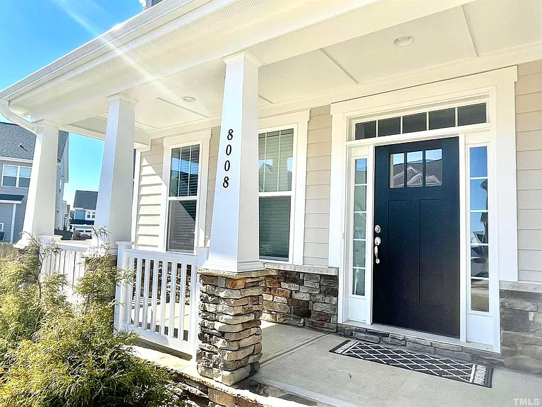 8008 Gilano Dr — Photo 3