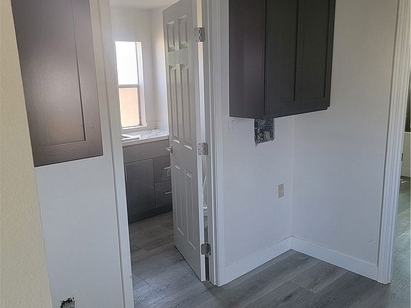 5th image of 10991 Pipeline Ave