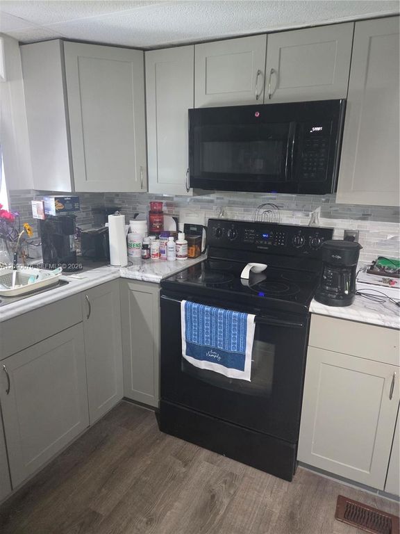 804 Par Dr, photo 9