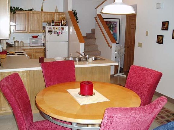 5th image of 401 Lake View Alcove