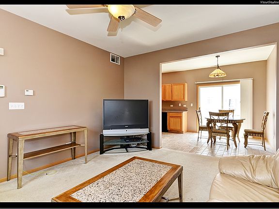 3rd image of 1725 Fieldstone Dr S
