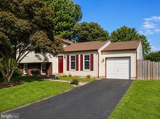 12713 Carlsbad Ct, Herndon, VA 20171