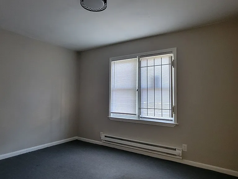 135 Byron St — Photo 10
