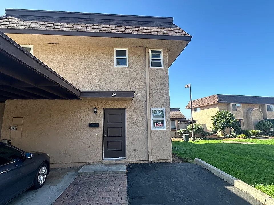 2121 E Grand Ave #29