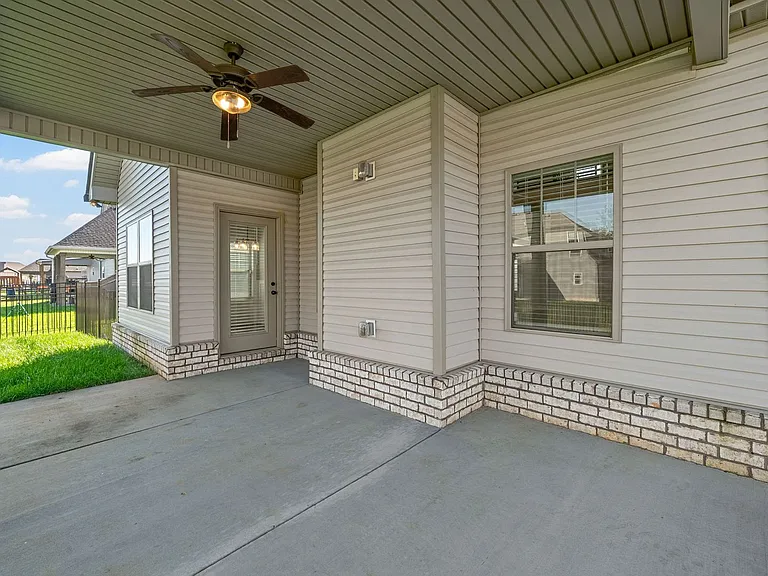 573 Bowden Dr — Photo 38