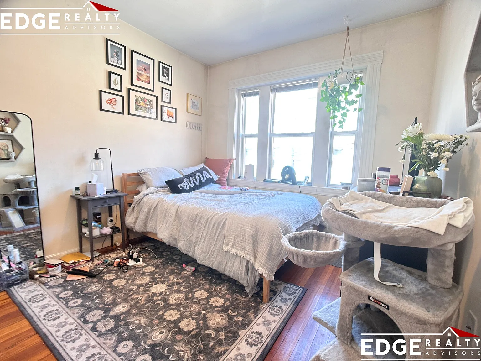 3 bed, 1.0 bath, $2,700 — Photo 2