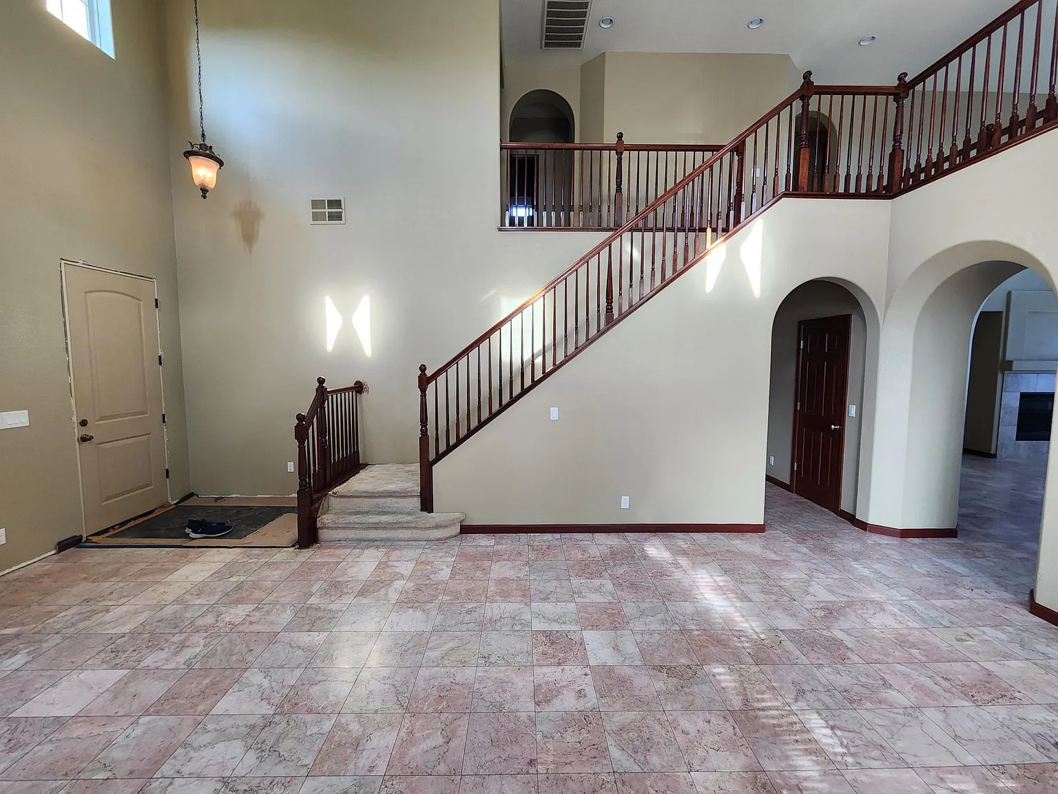 5 bed, 2834 sqft, $2,875 — Photo 4