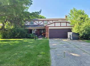 17137 Hilton St, Southfield, MI 48075