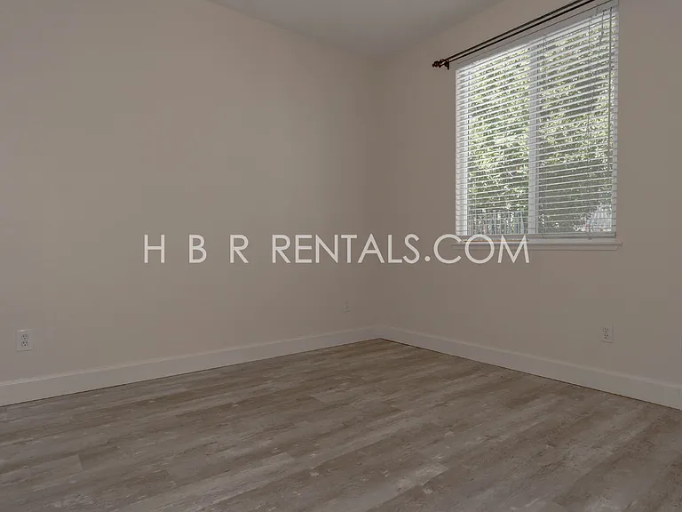 1825 Saint Moritz Ct — Photo 15
