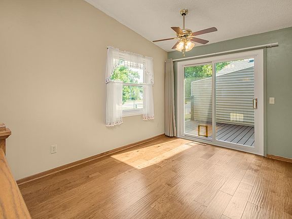 5th image of 16211 Flagstaff Ct S