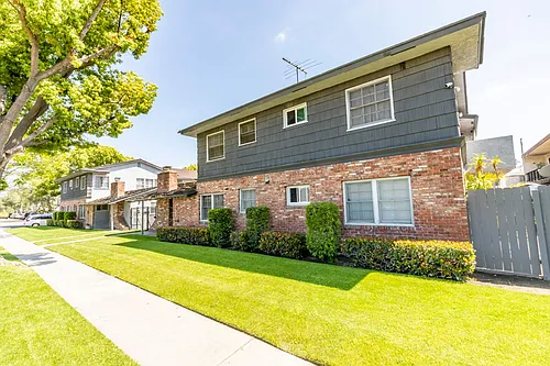Spacious 1 Bedroom/1 Bathroom Apartment - $500 Off Move In + Reimbursed Application Fee Photo 1
