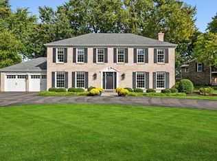 1312 Lake Shore Dr N, Barrington, IL 60010