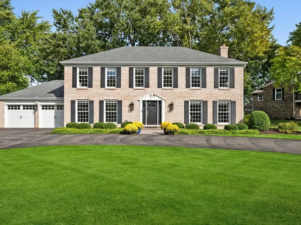 1312 Lake Shore Dr N, Barrington, IL 60010