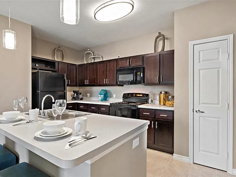 Creed Canyon Apartments — Photo 28