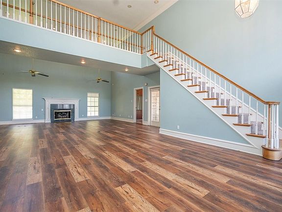 2nd image of 3129 Pebble Beach Ln