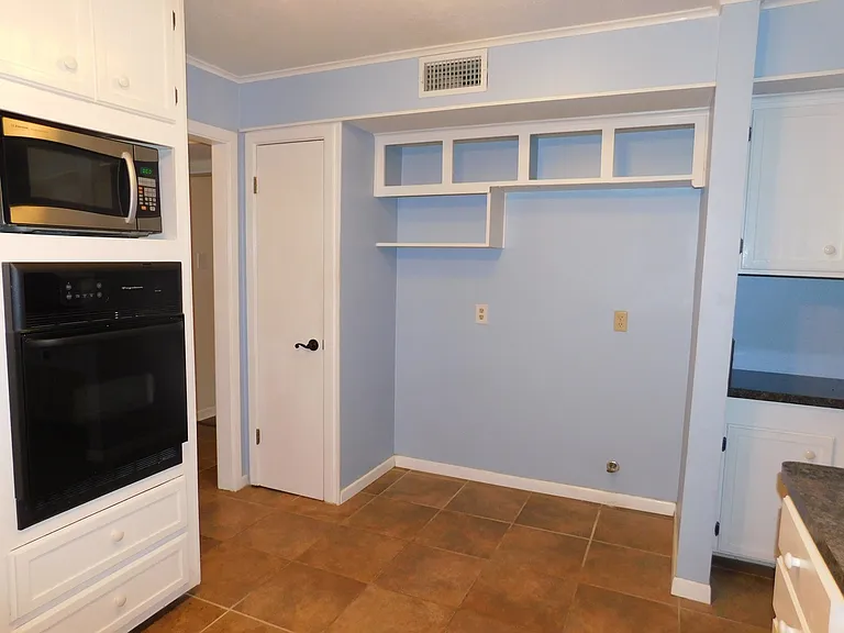 4220 Birdwell Dr — Photo 4