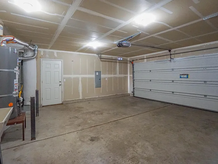 1122 NW 148th Cir — Photo 31
